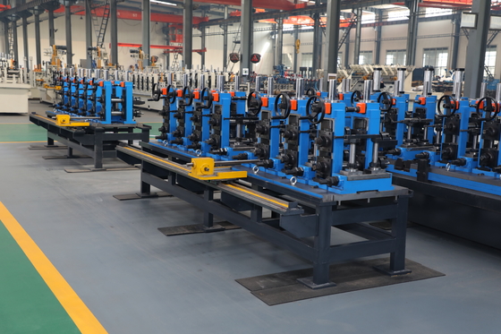 Macchina del laminatoio del tubo di Galvanzied, sicurezza del mulino del tubo senza saldatura