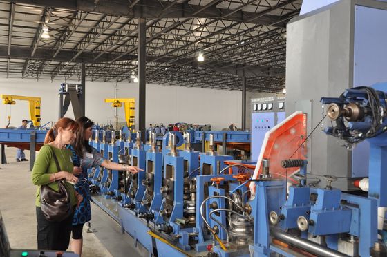20×20mm 150×150mm Macchina per la formazione di tubi in bassa lega per la produzione di tubi quadrati fino a 100 m/min