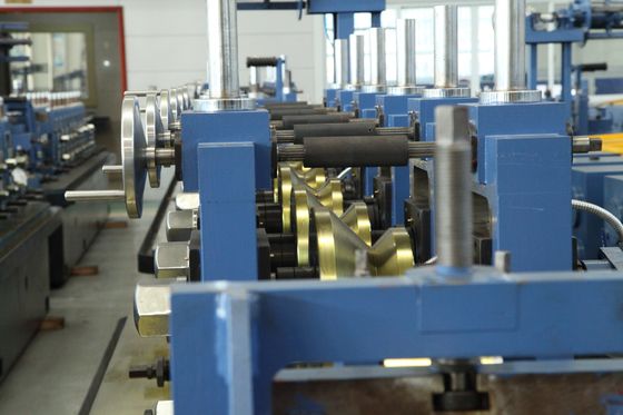 20×20mm 150×150mm Macchina per la formazione di tubi in bassa lega per la produzione di tubi quadrati fino a 100 m/min