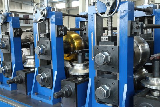 Macchina per laminazione di tubi SS di grandi dimensioni e laminatoio per tubi rettangolari per la produzione di tubi strutturali in acciaio inossidabile
