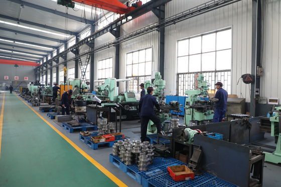 L'acciaio laminato a caldo spoglia il mulino di tubo, tubo d'acciaio che fa la macchina