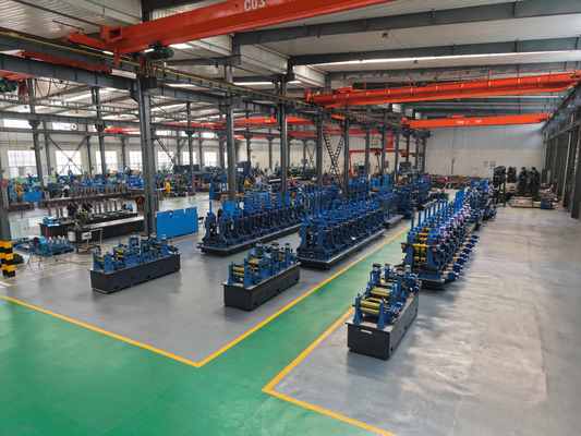 20×20mm 150×150mm Macchina per la formazione di tubi in bassa lega per la produzione di tubi quadrati fino a 100 m/min